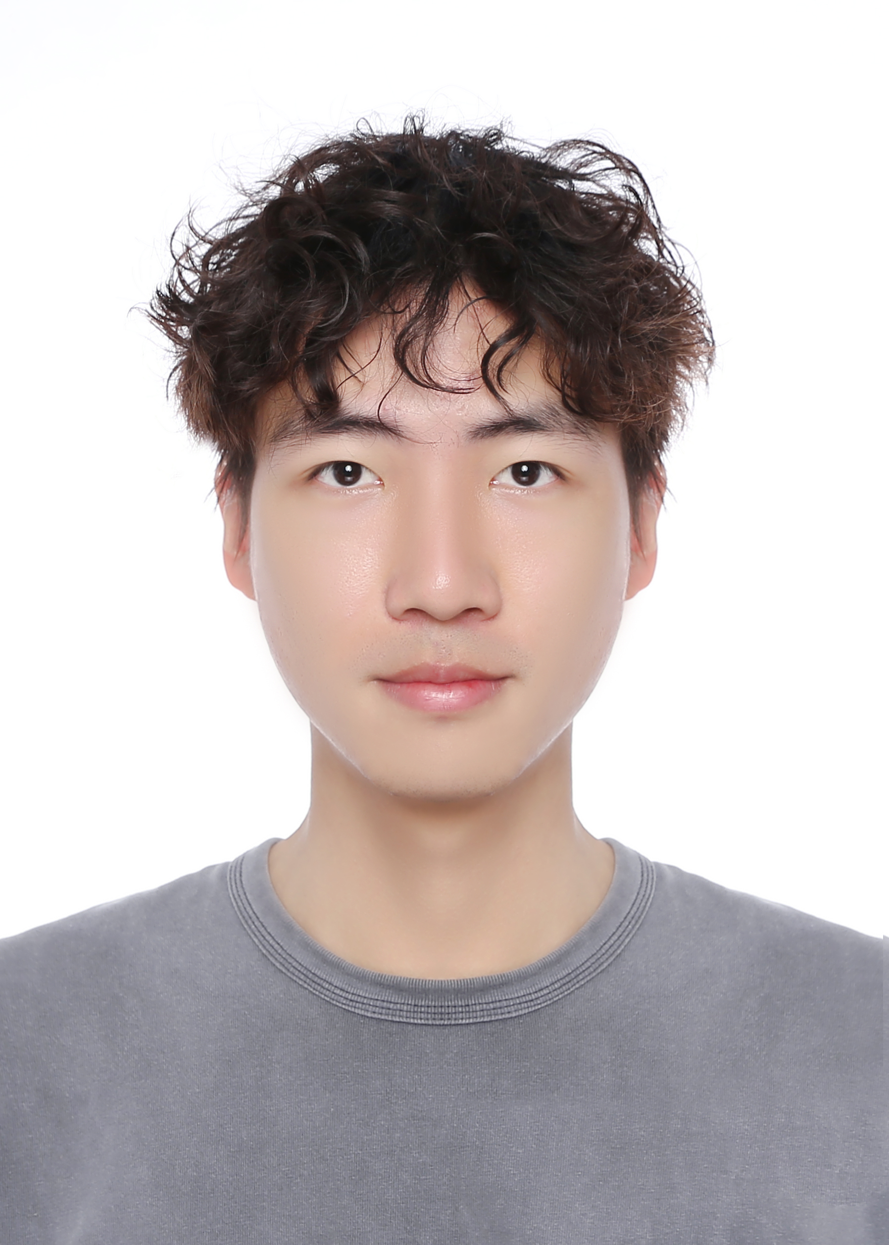 证件照.jpg 证件照.jpg